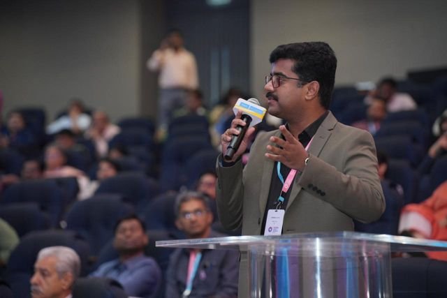 In discussion at a national oncology forum